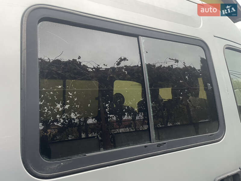 Вантажопасажирський фургон Renault Master 2005 в Рава-Руській