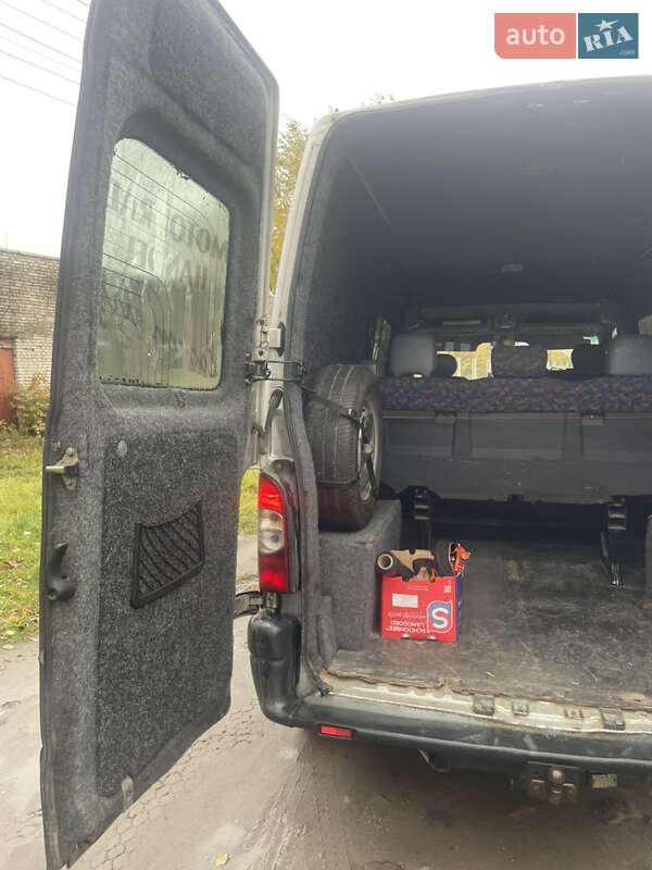 Вантажопасажирський фургон Renault Master 2005 в Рава-Руській