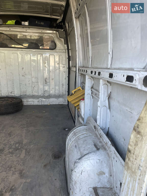 Вантажний фургон Renault Master 2006 в Івано-Франківську