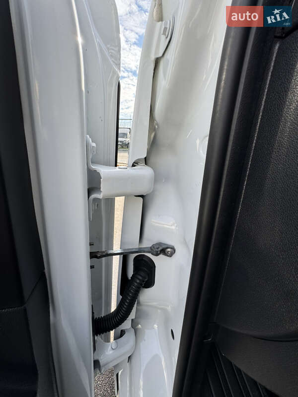 Вантажний фургон Renault Master 2018 в Києві фото 15 Вантажний фургон Renault Master 2018 в Києві