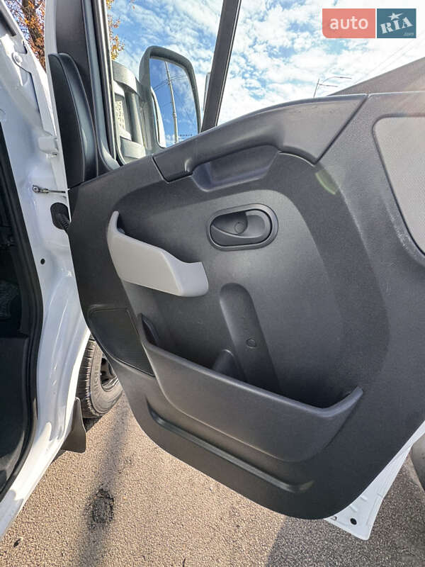 Вантажний фургон Renault Master 2018 в Києві фото 23 Вантажний фургон Renault Master 2018 в Києві