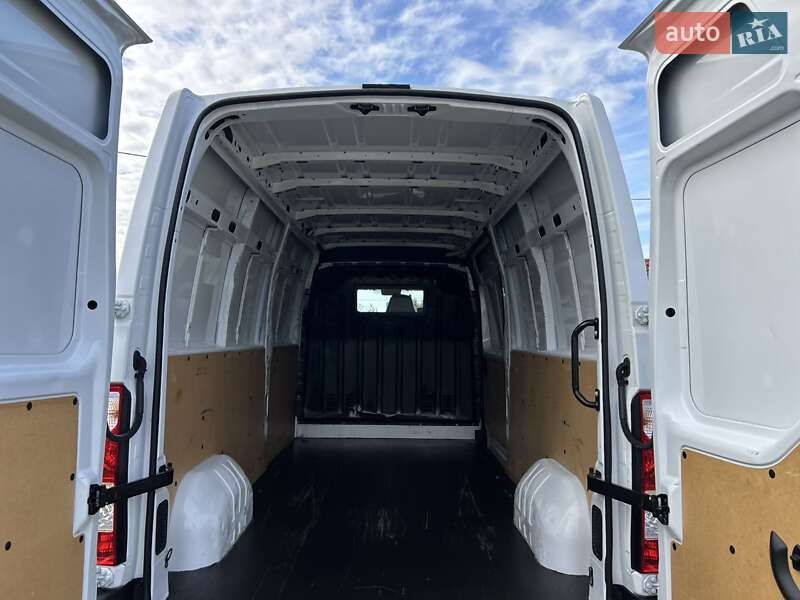 Грузовой фургон Renault Master 2023 в Стрые