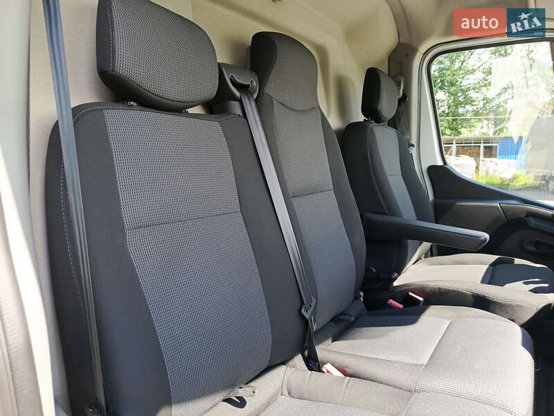 Вантажний фургон Renault Master 2021 в Києві
