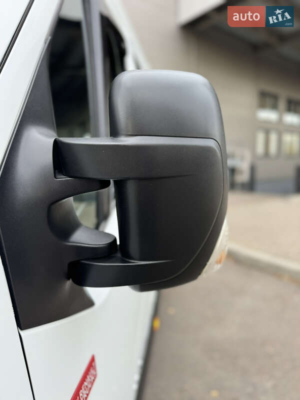 Микроавтобус Renault Master 2015 в Киеве