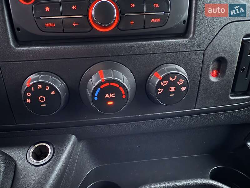 Грузовой фургон Renault Master 2017 в Львове