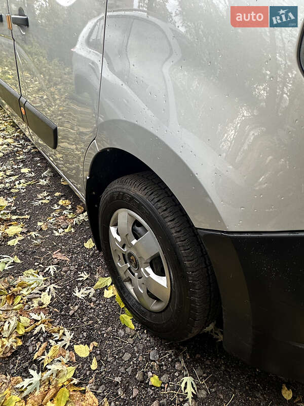 Грузовой фургон Renault Master 2015 в Киеве