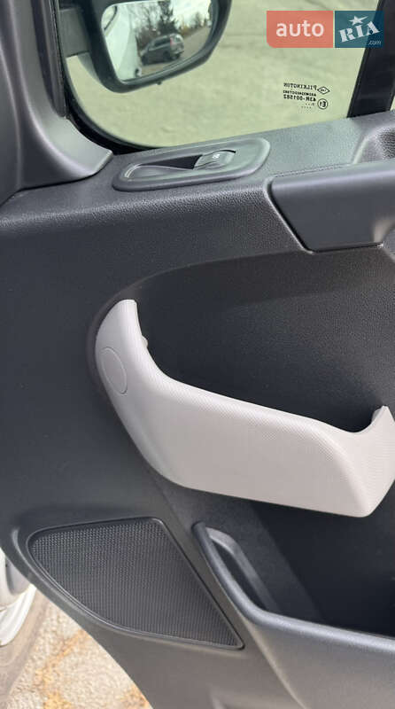 Вантажний фургон Renault Master 2017 в Кропивницькому