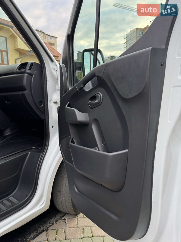 Грузовой фургон Renault Master 2022 в Ивано-Франковске