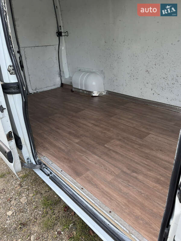 Грузовой фургон Renault Master 2007 в Бориславе