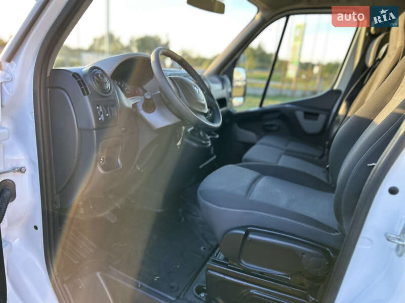 Грузовой фургон Renault Master 2018 в Стрые