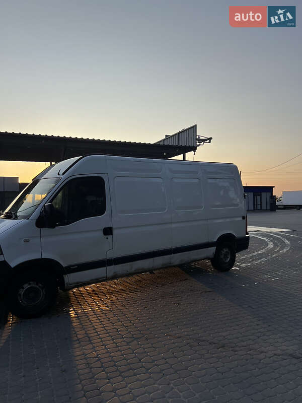 Грузовой фургон Renault Master 2005 в Львове