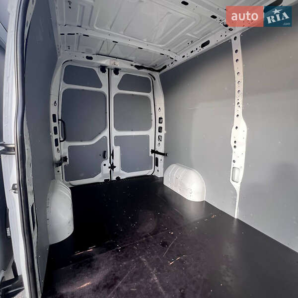Вантажний фургон Renault Master 2020 в Києві