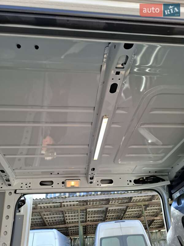 Вантажний фургон Renault Master 2022 в Івано-Франківську