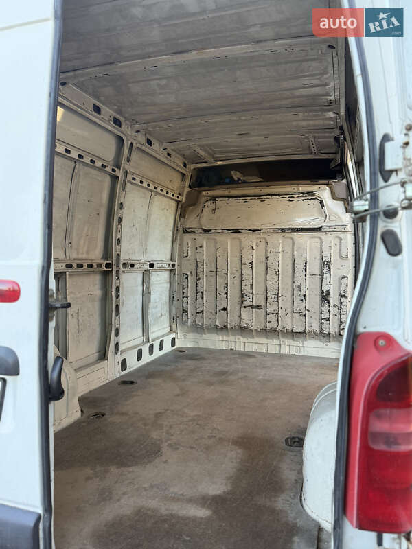 Вантажний фургон Renault Master 1999 в Любомлі