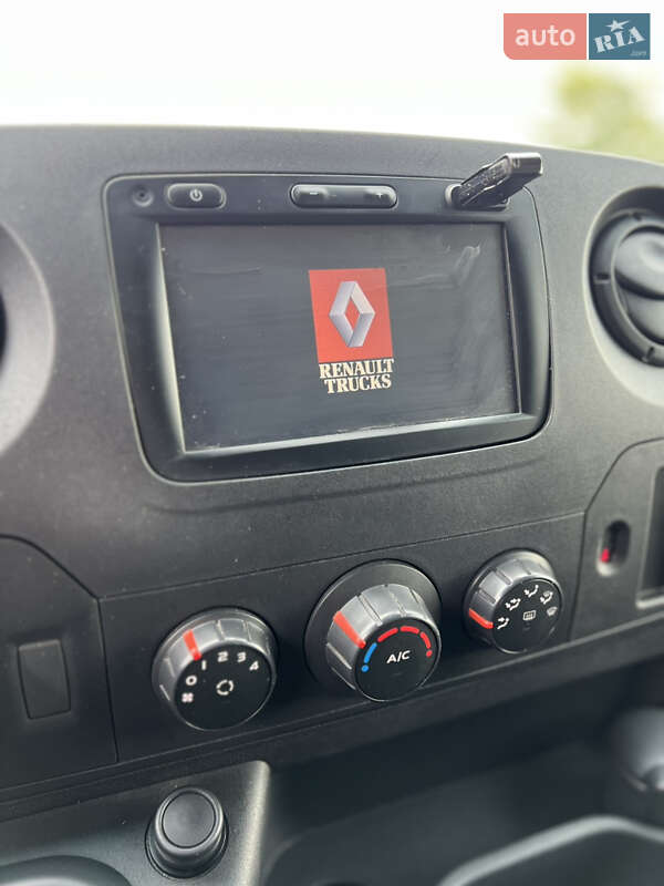 Грузовой фургон Renault Master 2017 в Луцке