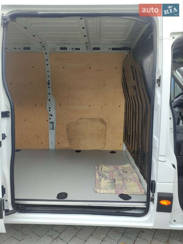 Грузовой фургон Renault Master 2015 в Бартатовом фото 45 Грузовой фургон Renault Master 2015 в Бартатовом