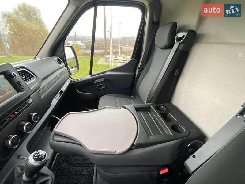 Вантажний фургон Renault Master 2021 в Ірпені