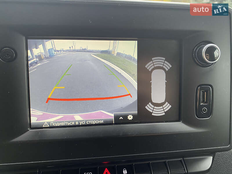 Вантажний фургон Renault Master 2021 в Ірпені