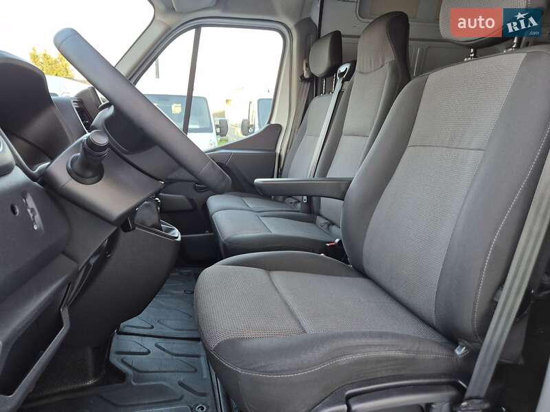 Грузовой фургон Renault Master 2022 в Дубно