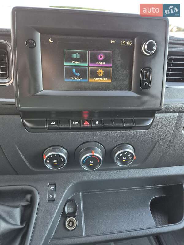 Грузовой фургон Renault Master 2022 в Дубно