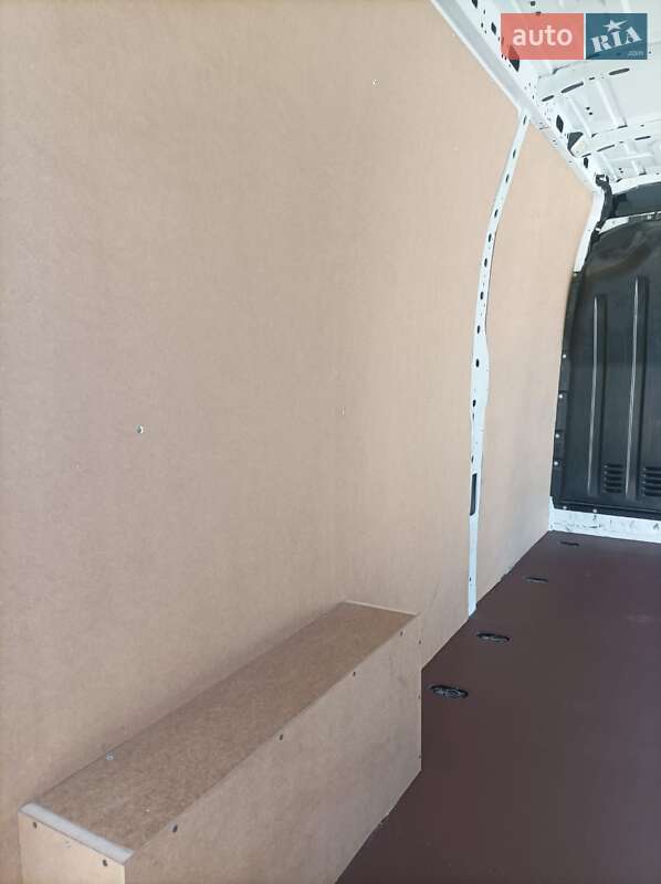 Грузовой фургон Renault Master 2022 в Дубно