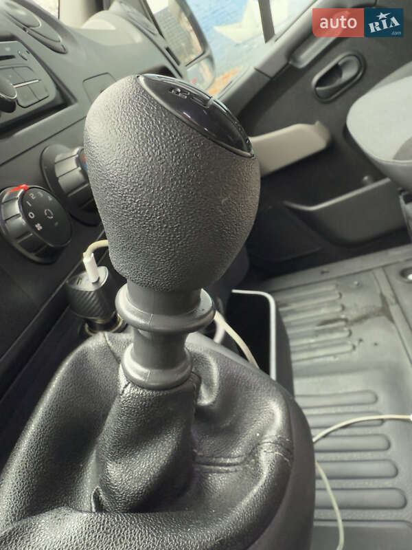 Мінівен Renault Master 2015 в Луцьку