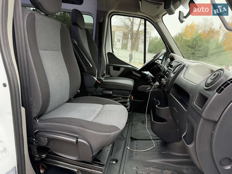 Мінівен Renault Master 2015 в Луцьку