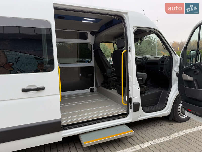 Мінівен Renault Master 2015 в Луцьку