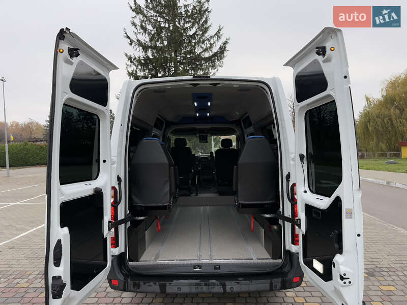 Мінівен Renault Master 2015 в Луцьку