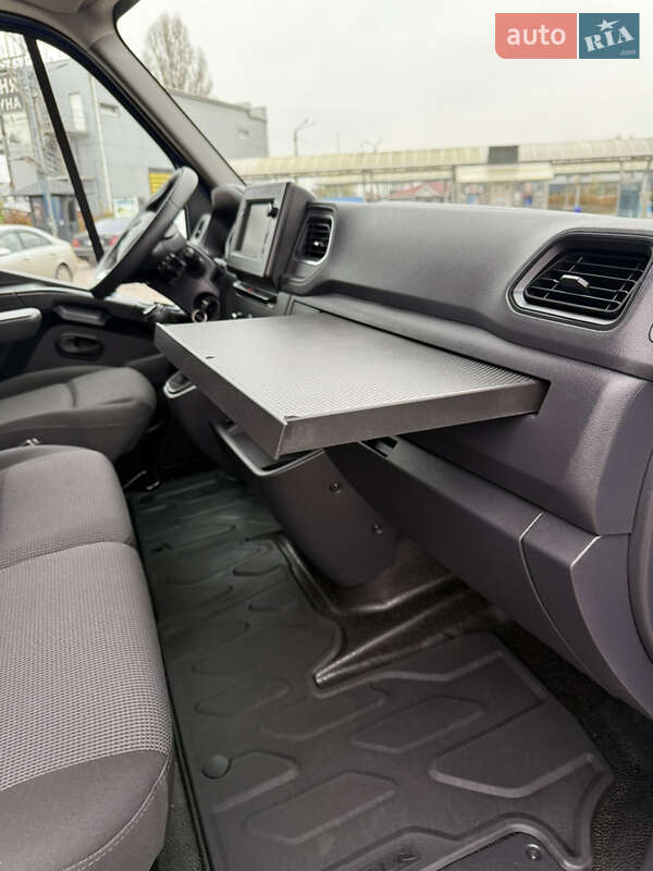 Грузовой фургон Renault Master 2023 в Киеве