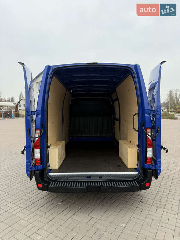 Грузовой фургон Renault Master 2023 в Киеве