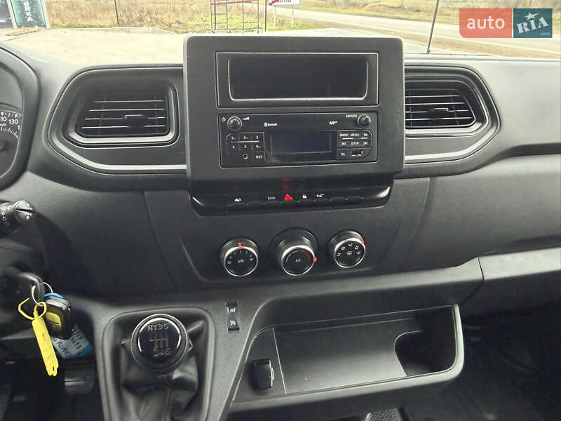 Грузовой фургон Renault Master 2022 в Дубно