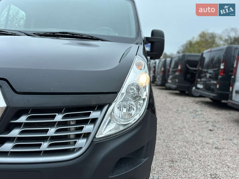 Вантажний фургон Renault Master 2018 в Рівному
