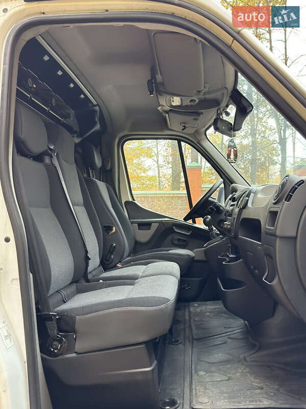 Грузовой фургон Renault Master 2015 в Киеве