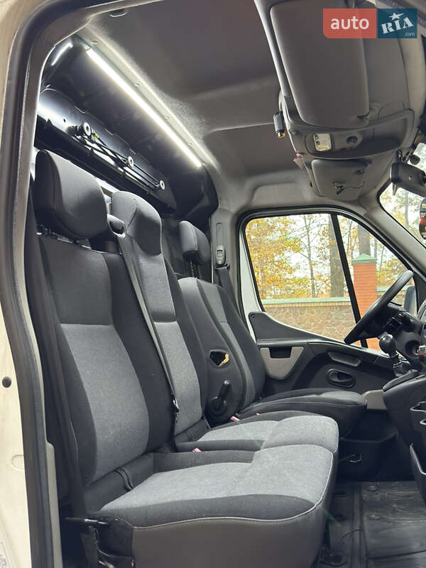 Грузовой фургон Renault Master 2015 в Киеве