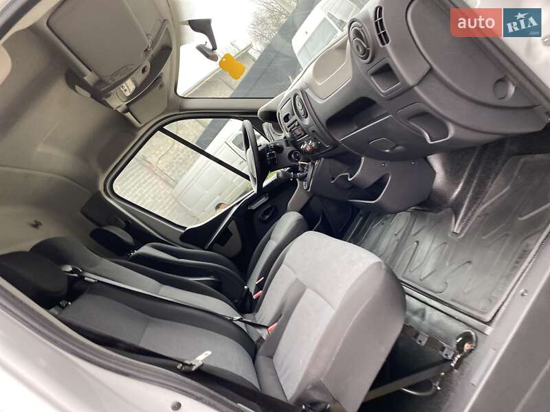 Вантажний фургон Renault Master 2018 в Хусті фото 37 Вантажний фургон Renault Master 2018 в Хусті