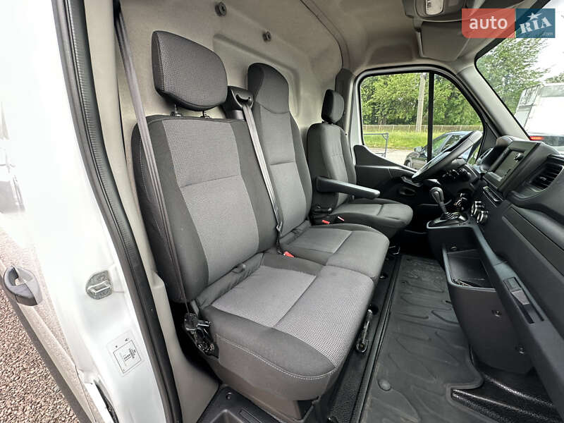 Вантажний фургон Renault Master 2021 в Рівному