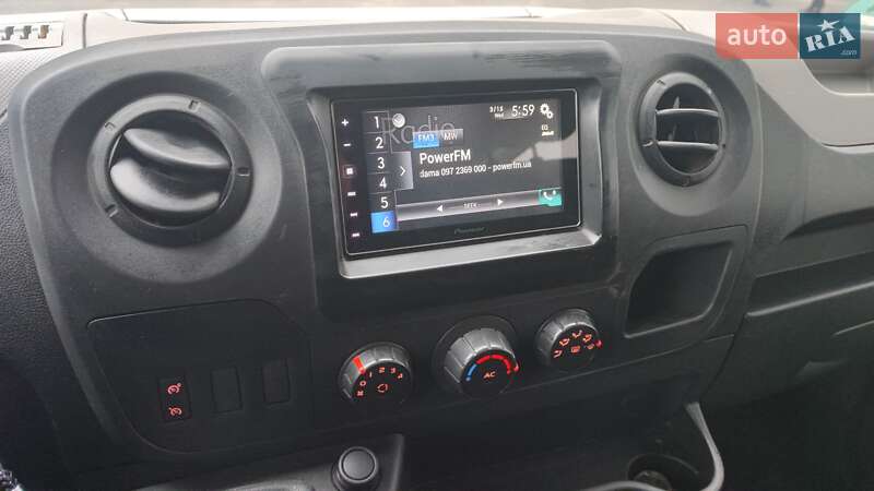 Вантажопасажирський фургон Renault Master 2012 в Дніпрі