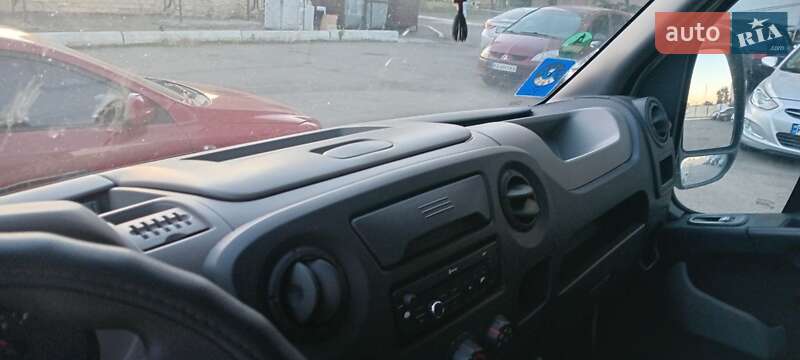 Грузопассажирский фургон Renault Master 2012 в Киеве