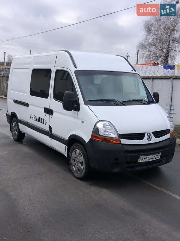 Вантажний фургон Renault Master 2004 в Житомирі