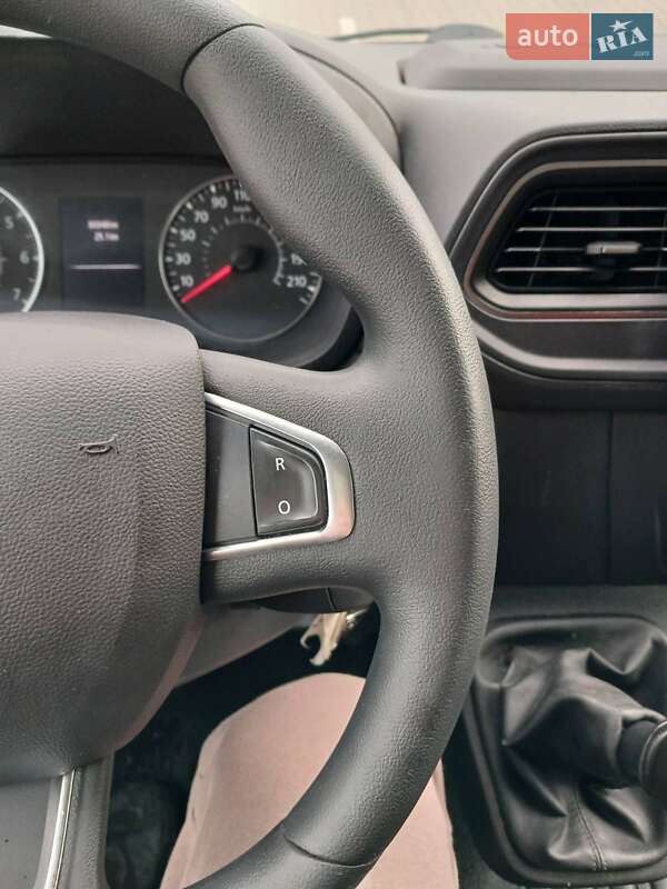 Вантажний фургон Renault Master 2023 в Тернополі