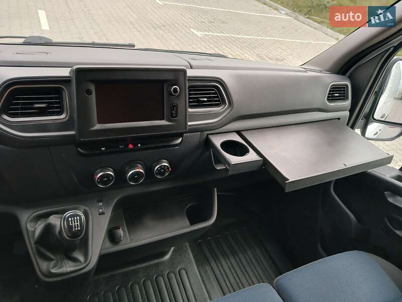 Вантажний фургон Renault Master 2023 в Тернополі