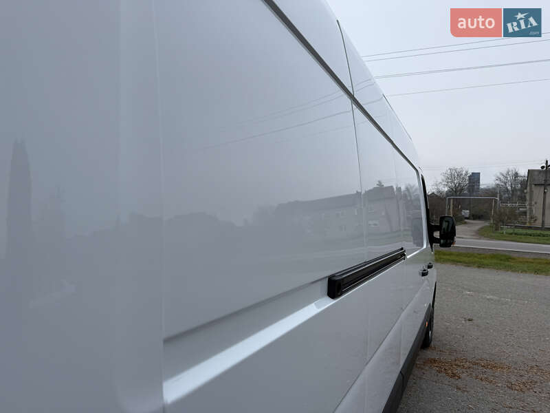 Грузовой фургон Renault Master 2023 в Дубно