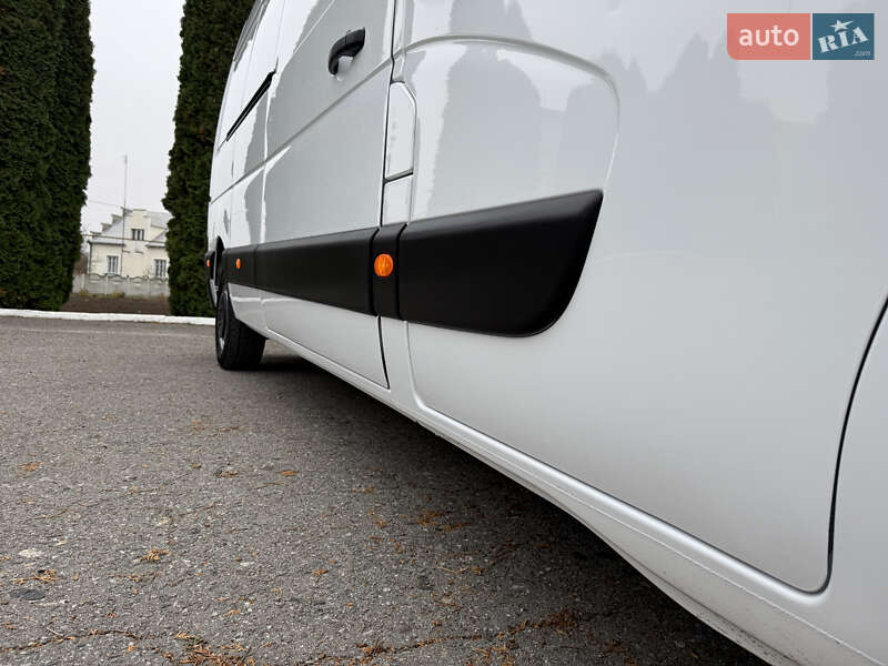 Грузовой фургон Renault Master 2023 в Дубно