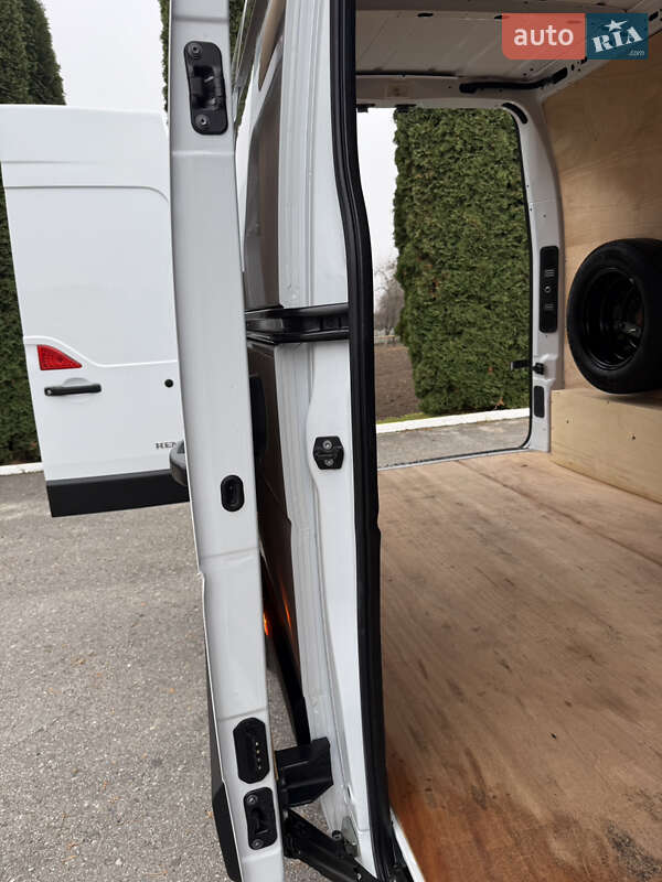 Грузовой фургон Renault Master 2023 в Дубно