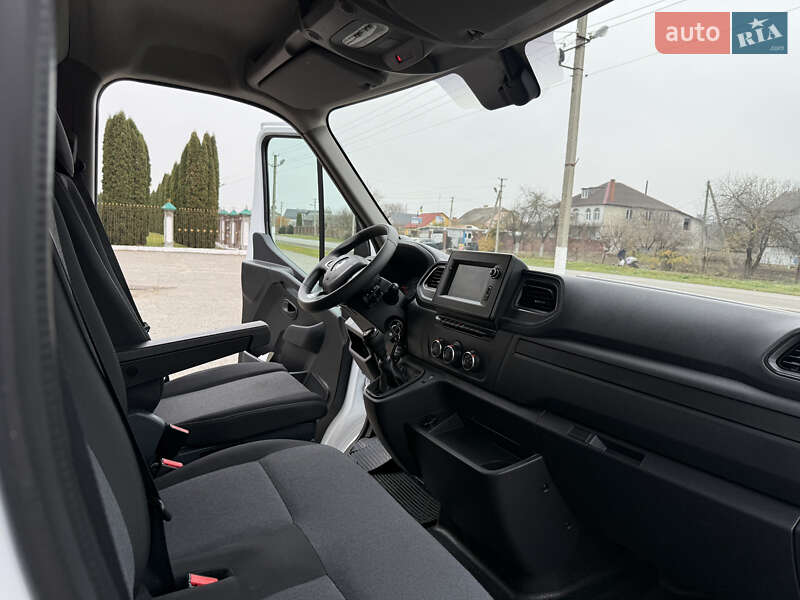 Грузовой фургон Renault Master 2023 в Дубно