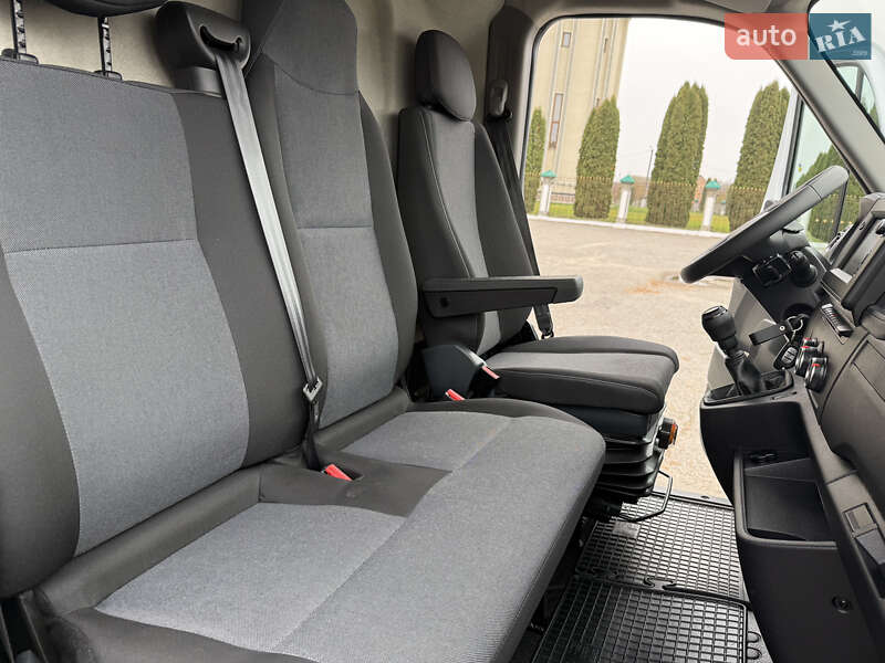 Грузовой фургон Renault Master 2023 в Дубно