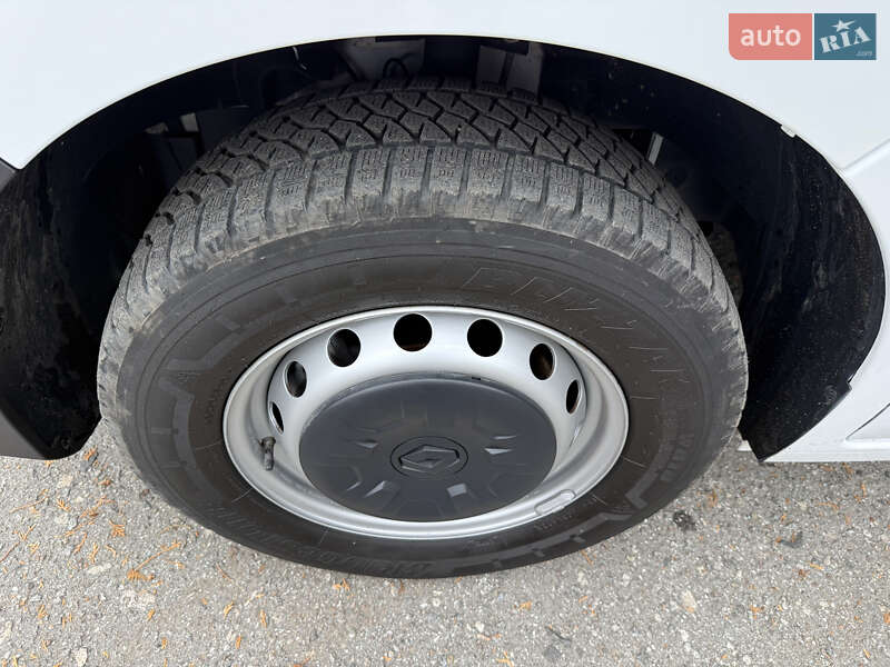 Грузовой фургон Renault Master 2023 в Дубно