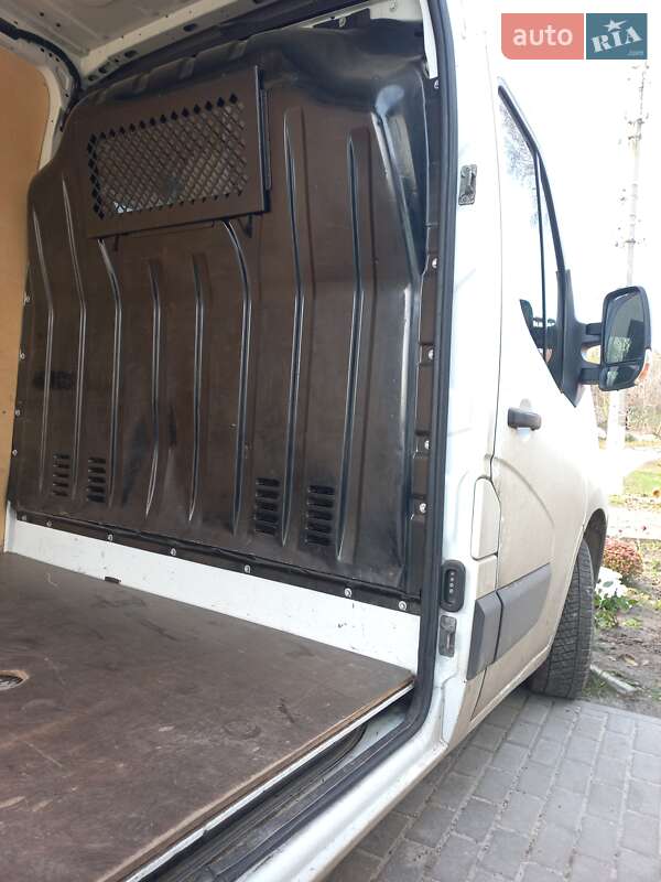 Грузовой фургон Renault Master 2016 в Харькове