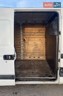 Інші вантажівки Renault Master 2005 в Обухові